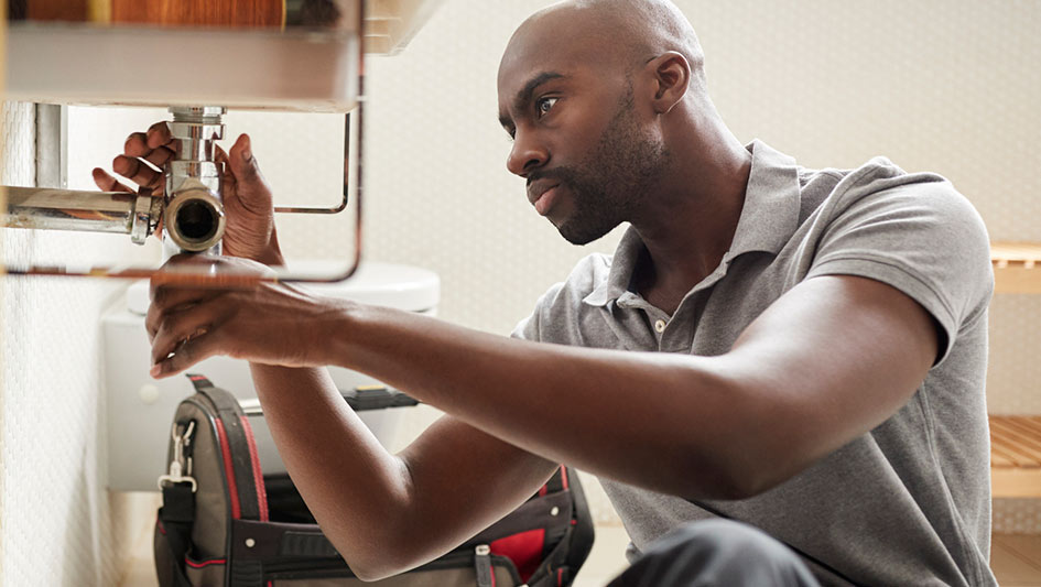 When Do I Hire a Plumber for a Clogged Drain